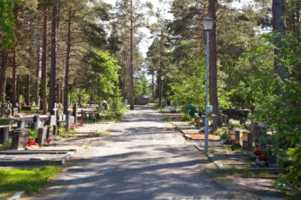 Hämeenlinnassa metsästetään poikkeusluvalla hautausmaata häiriköiviä eläimiä