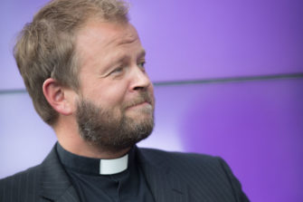 Teemu Laajasalo on Helsingin hiippakunnan uusi piispa