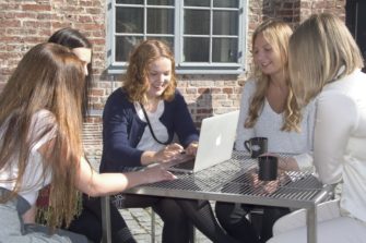 Teologian yliopisto-opinnot kiinnostavat entistä harvempia