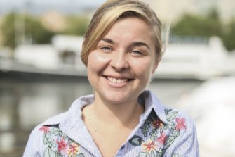 Roomalais-katoliseen kirkkoon liittynyt Aino Salmi: ”Marian asema on joskus mietityttänyt”