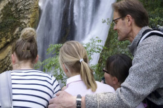 Isyystutkija Jouko Huttunen kertoo isäksi tulemisesta: ”Mieskulttuurimme on ulkoistanut hoivan naisille”