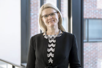 Kati Tervo-Niemelä on tuore Itä-Suomen yliopiston käytännöllisen teologian professori