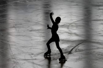 Talviolympialaisten urheilijat saivat Raamattuja kisatuliaisiksi