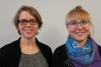 Katri Malmi ja Laila Nieminen kannustavat nuoria ehdokkaiksi seurakuntavaaleihin