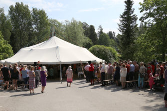 Hengelliset syventymispäivät muuttaa Helsingistä Kauniaisten puutarhakaupunkiin