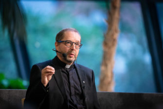Juhani Holma on Espoon piispanvaalin toisen kierroksen haastaja: ”Tulee mieleen kotikenttäetu”