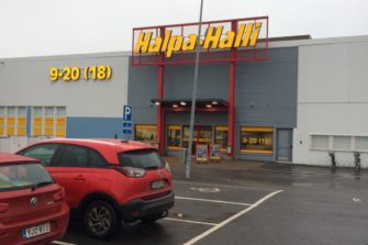 Ajat muuttuvat, niin mekin –  Halpa-Halli taipui sunnuntaiaukioloon
