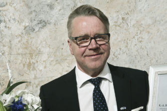 Helsingin valtuustoaloite ei edistä rauhaa palestiinalaisten ja israelilaisten välillä, toteaa kansanedustaja Peter Östman
