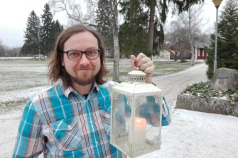 Jumalan asunnoksi suostunut Neitsyt Maria on esikoiskirjailija Markus Korrin äiti ja opettaja