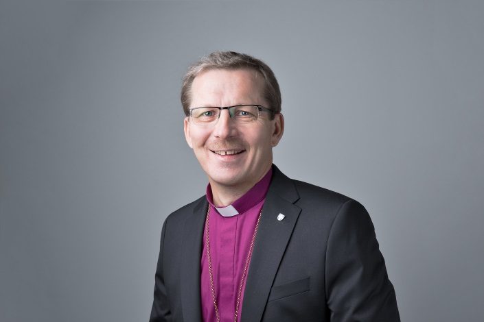 Piispa Jukka Keskitalo.