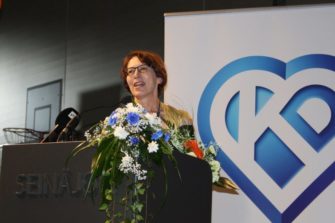 KD:n puheenjohtaja Sari Essayah: Hyvällä perhepolitiikalla rakennetaan lapsiystävällistä yhteiskuntaa