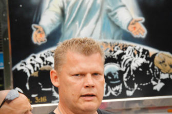 Kolmoismurhasta 17 vuotta istunut Lauri ”Late” Johansson kommentoi vapautuspäätöstään Radio Deille: ”Minulle on tullut onnitteluita eduskunnasta ja alamaailmasta ihan huipulta asti”