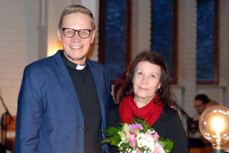 Helena Lintinen luovutti Suomen Alfa -työn vetovastuun Panu Pitkäselle