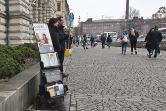 Venäläiset Jehovan todistajat pakenevat vainoa Suomeen