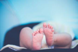 Lapsettomuuden kokenut rohkaisee: Jumalalla on hyvä suunnitelma jokaisen elämälle