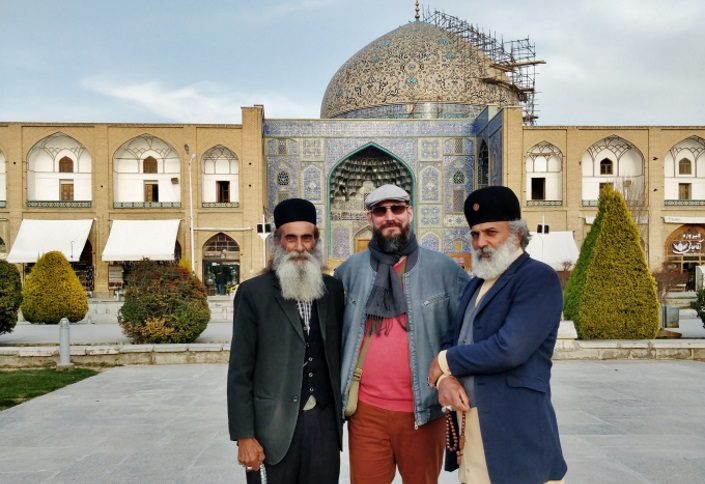Partojen kohtaaminen Iranin Isfahanissa.