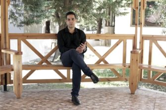 Valo jota ei voi sammuttaa: paenneen pastorin kokemuksia maanalaisesta kirkosta