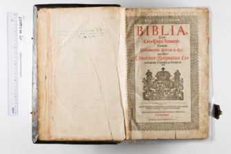 Lahjoittaisitko uuden elämän ensimmäiselle suomenkieliselle biblialle?