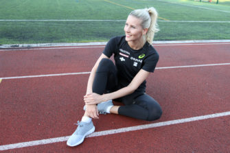 Kolmiloikkaaja Kristiina Mäkelä: ”Huippu-urheilussa on pakko pitää puoliaan”