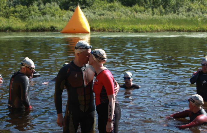 Mrvi ja Tomi Hillukka Levi Cross -perheleirin jälkeen lähdössä triathlonille.