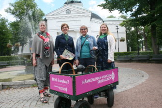 Kärry kiinnittää katseen Hämeenlinnan kaduilla