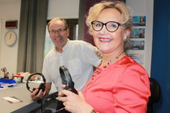 Radio pääsee lähelle ihmistä: ”Voidaan olla jonkun olohuoneessa, keittiössä tai autossa. Se on se, mikä koskettaa.”