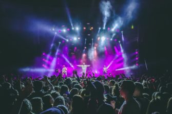 Park 7 julkaisi ensimmäisen singlensä Farewell yhdysvaltalaisen levy-yhtiön kautta