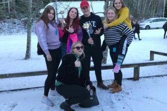 Uusi Alku toteuttaa taas nauruhermoja kutkuttavan sketsiskaban