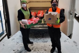 Tampereella seurakuntien Ruokapankki sai iloisen kinkkuyllätyksen