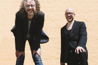 Jukka Leppilampi ja Marzi Nyman erikoisluvalla kirkkoon
