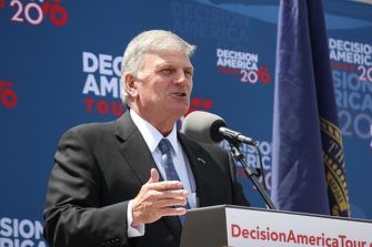 Franklin Graham voitti mainoskiistan Blackpoolin kaupunkia vastaan