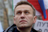 Aleksei Navalny lähikuvassa.