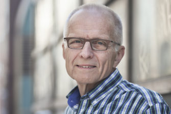 Eero Junkkaalan uutuusteos pureutuu ihmiskunnan kriiseihin Raamatun näkökulmasta