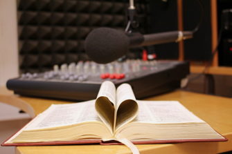 Raamattu kannesta kanteen -radio-ohjelma alkaa alusta jo viidennen kerran