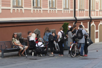 Tutkimuksessa merkkejä tyttöjen uskon lisääntymisestä – poikien uskonnollisuus vahvistuu edelleen