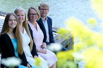 Perheenä lähetystyössä: yhteinen tehtävä muokkaa identiteettiä Jumalan lapseuteen