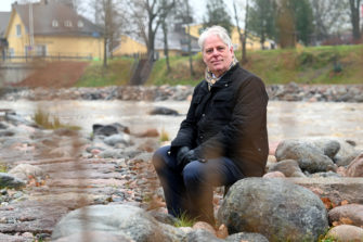 Jokaiselle tarpeen mukaan: Jukka Norvannon elämäntyö Raamatun äärellä inspiroi
