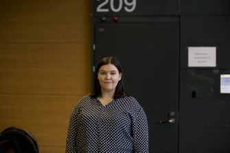 ”Muutosta on ollut raskasta seurata” – Susanna Koivula on pujotellut mukana yhteiskunnan ja kirkon kehityksessä, eikä voi olla kokemaansa tyytyväinen