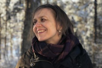 Lähetyshiippakunnan piispan puoliso Päivi Pohjola katsoo luottavaisesti tuleviin päiviin