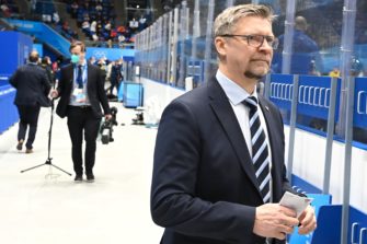 Päävalmentaja Jukka Jalonen Radio Deille: ”Läheisten puolesta rukoileminen tärkeämpää kuin Leijonien voitto”