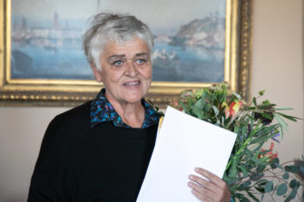 Kirkon kulttuuripalkinto 2021 kirjailija Pirkko Saisiolle