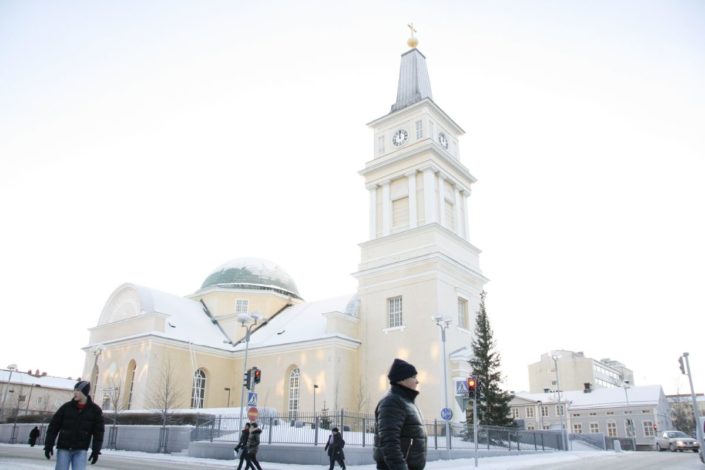 Oulun tuomiokirkko ulkoapäin