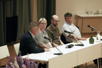 Ilmastonmuutoksen herättämät vaikeat tunteet puhuttivat ilmastoseminaarissa Joensuun herättäjäjuhlilla