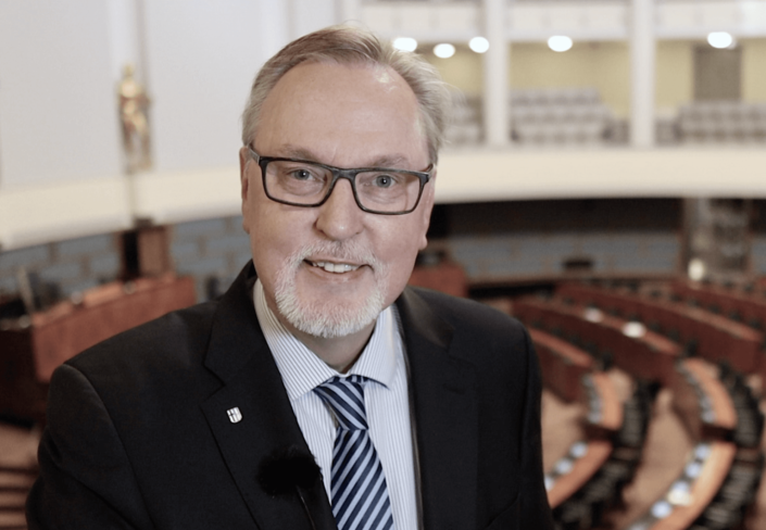Antero Laukkanen eduskunnassa vuonna 2022.