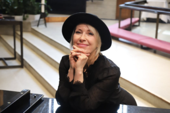 Johanna Kare nostaa valokuvan keinoin esiin unohdettuja ihmisiä
