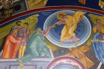kuva kattomaalauksesta, jossa aiheena kristinusko
