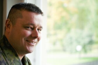 Kapteeni Elias Halminen on runoileva rukoilevainen