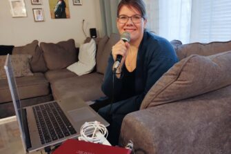 Uusi Uskonhippuja-podcast tuo Raamatun kertomuksia lasten kuunneltaviksi