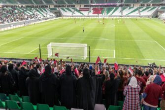 Qatarissa kristityt elävät piilossa myös MM-kisojen aikana – ”Vierailijoita rohkaistaan käymään historiallisissa perintökohteissa ja ostoskeskuksissa, mutta kirkoissa käyminen ei ole mahdollista”