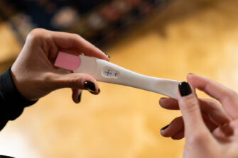 Eduskunta äänesti aborttilain höllentämisen puolesta – ”Olen tavattoman surullinen”